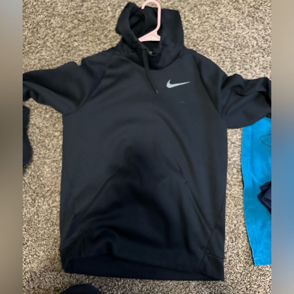 Men small Nike therma